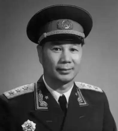 1986 年，湖南农民张德仁前往北京，要见杨成武上将，警卫员愣住了：“张德仁同志