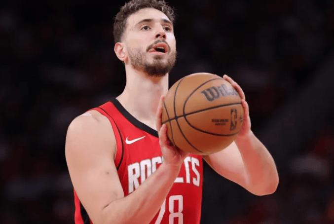 申京最大的优势是性价比，3500的薪水，偶尔能打出5000万的水准。申京篮球智商