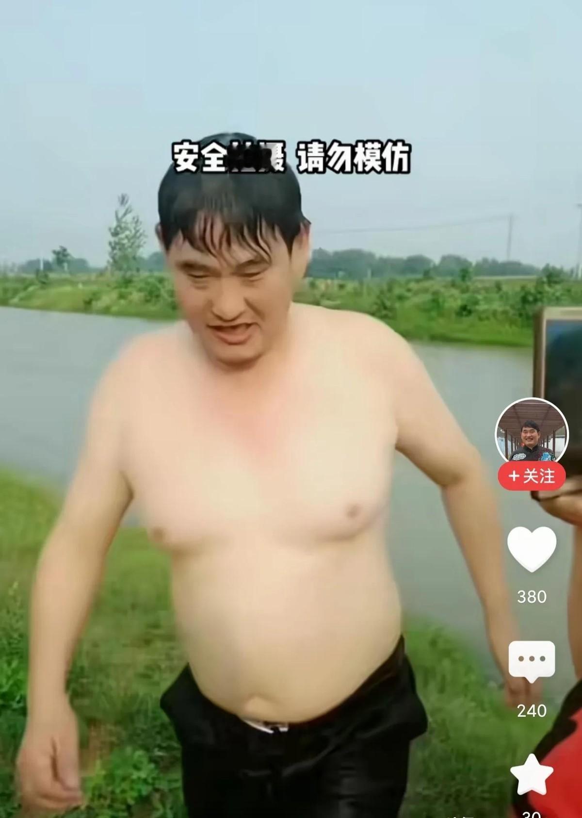 大衣哥的影响力依旧十分强劲。每天都有粉丝跟着拍摄，详细记录下他的一举一动，把他的
