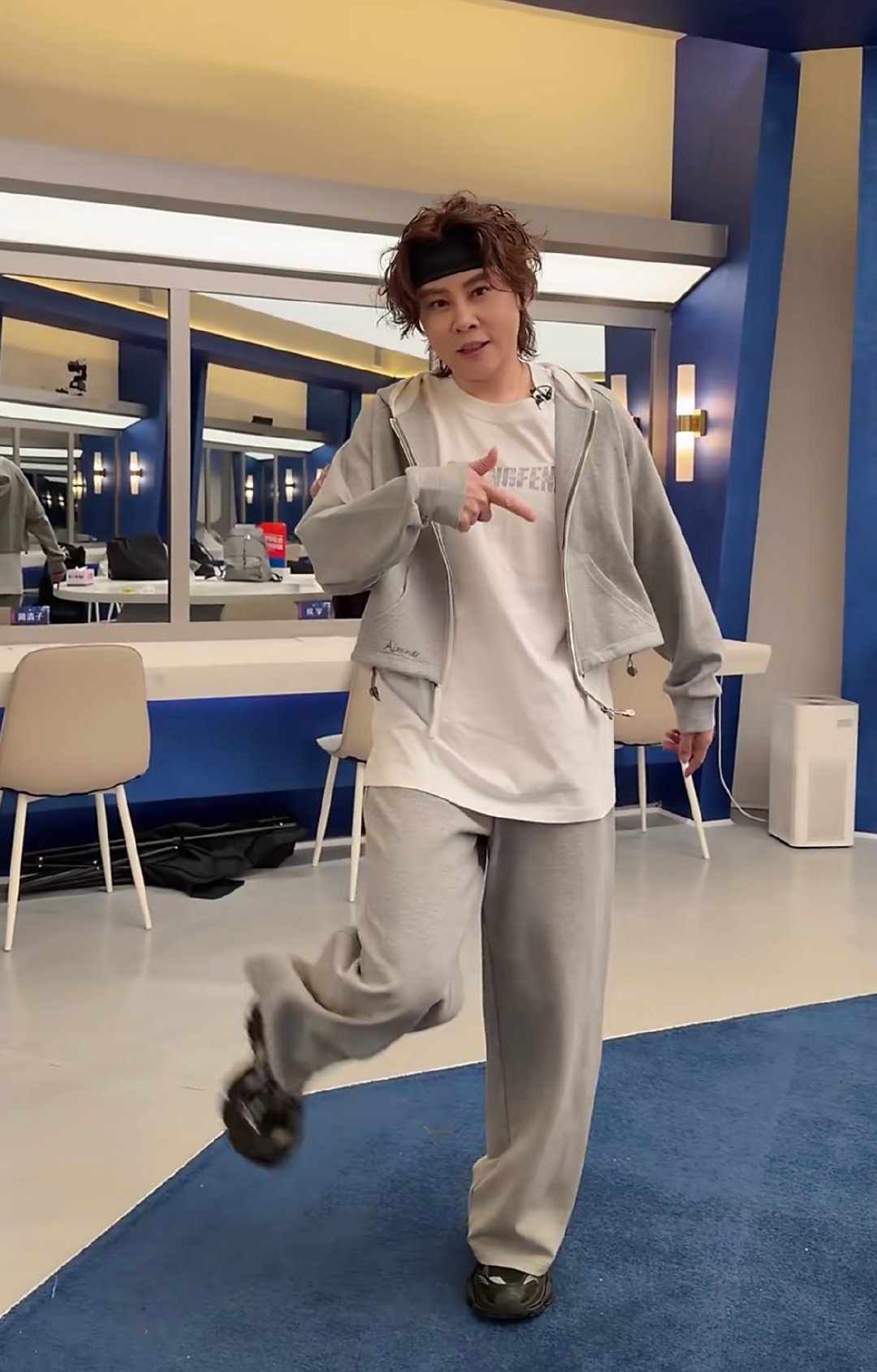 王濛拒绝说不出口喜欢说不出来王濛面对甜腻歌词直接失语，拒绝说不出喜欢也说不出，太