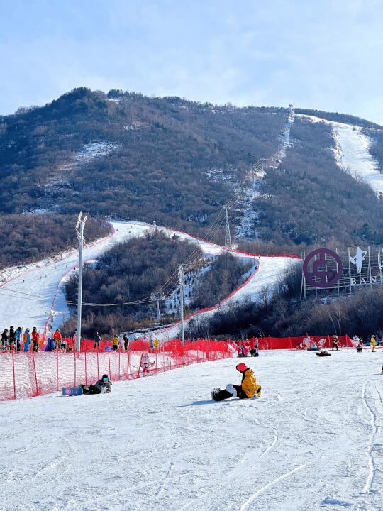 鳌山滑雪场 | 雪友必冲的宝藏雪场，太顶了