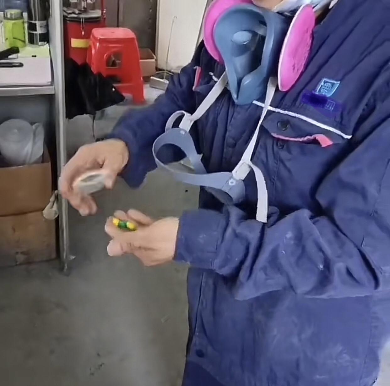 蓄电池行业最大的空单要来了！

（写给蓄电池行业工人的一封建议书）


网爆广西