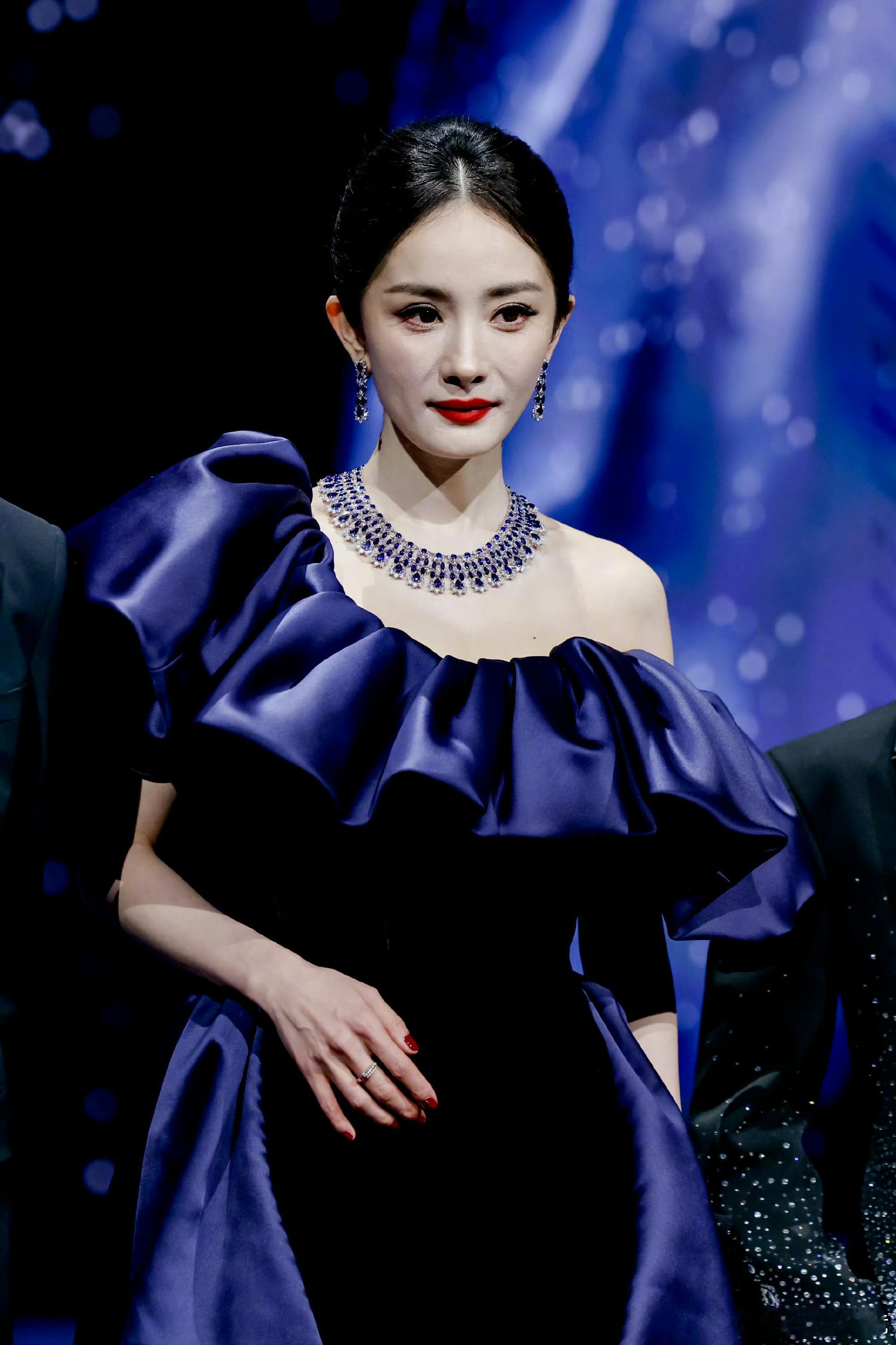 幂姐还是这么美杨幂 红唇天才微博之夜内场微博之夜