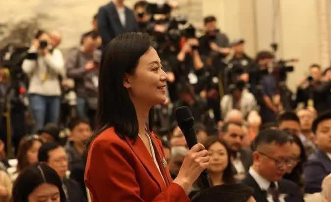 1200名日本人手拉手堵死自卫队基地，喊出的话让全世界都沉默了，2月23日，日本