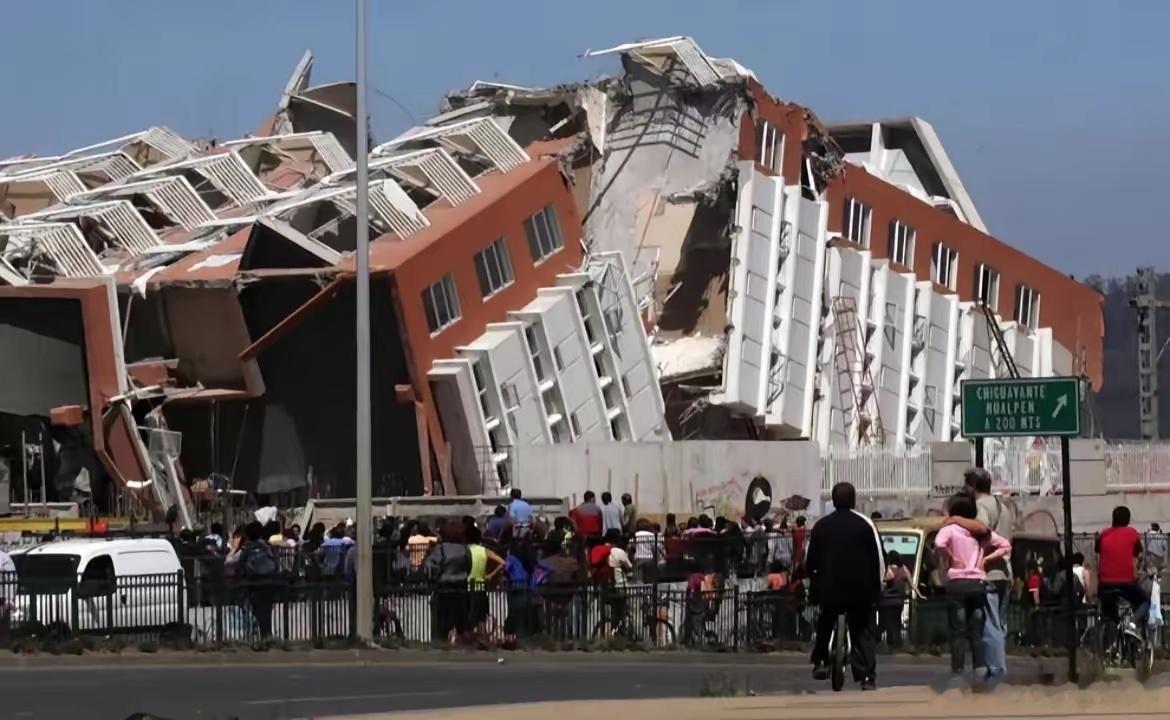 日本7.1级强震已致多人死亡熊本县今天发生的七点一级大地震，造成当地一处大型购物