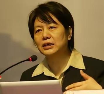 2024年，中国人民公安大学李玫瑾建议，凡是扶了老人被要求天价赔偿的，在老人拿不