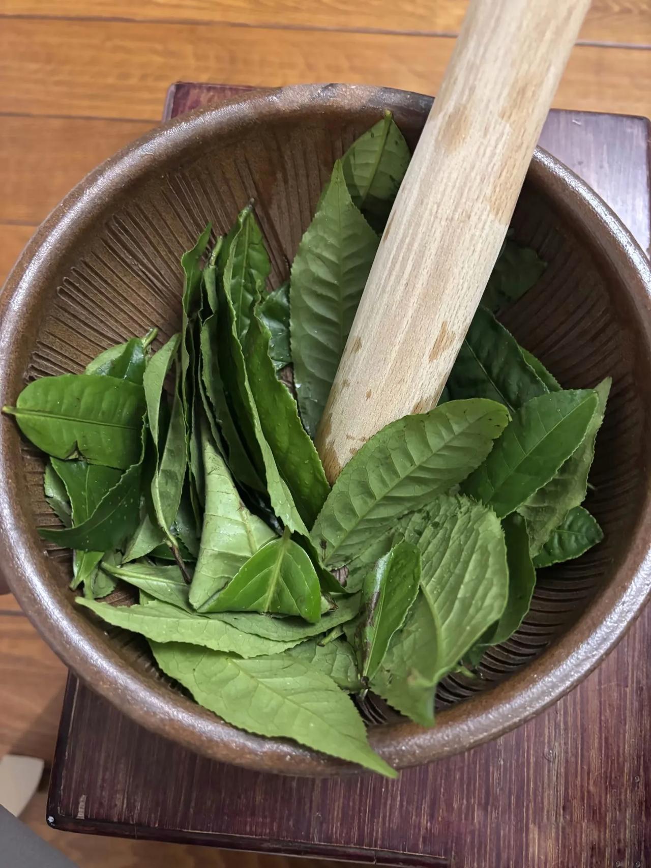 一碗擂茶，凭什么在小红书上翻了身？

今年夏天，客家擂茶在小红书上翻红了。千瓜的