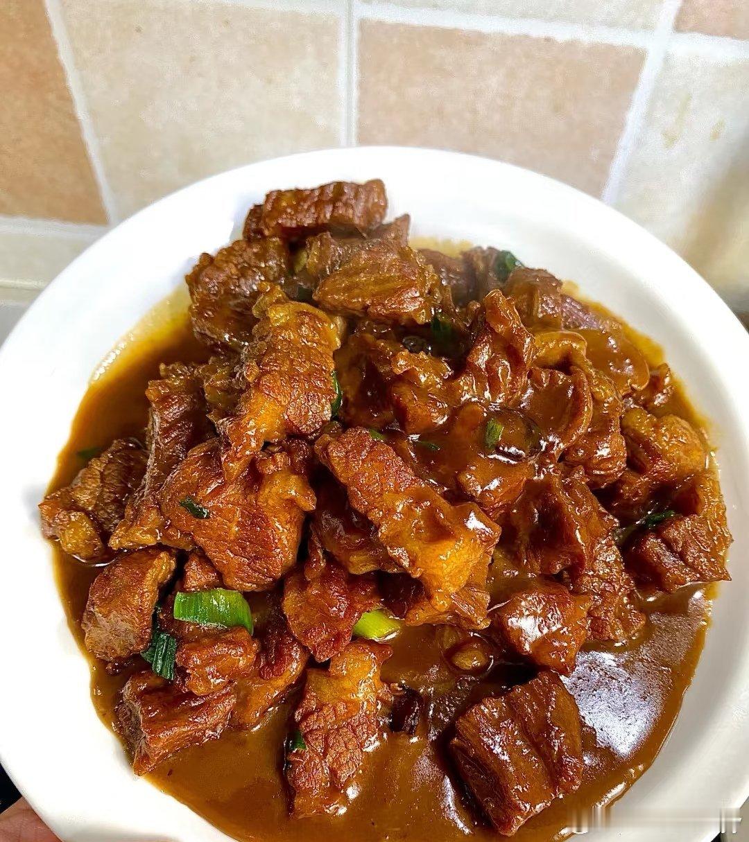 午饭红烧牛肉 