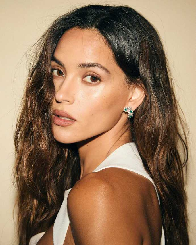 阿德里娅·阿霍纳加盟明日之子阿德里娅·阿霍纳加盟《超人》续集《明日之子》，角色未