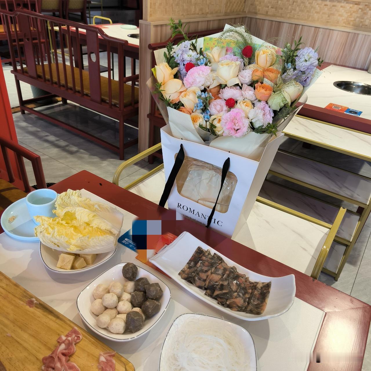 今年过生日动静不小

本来我想着把今年的生日忽略过去算了，真心不想过生日，因为又