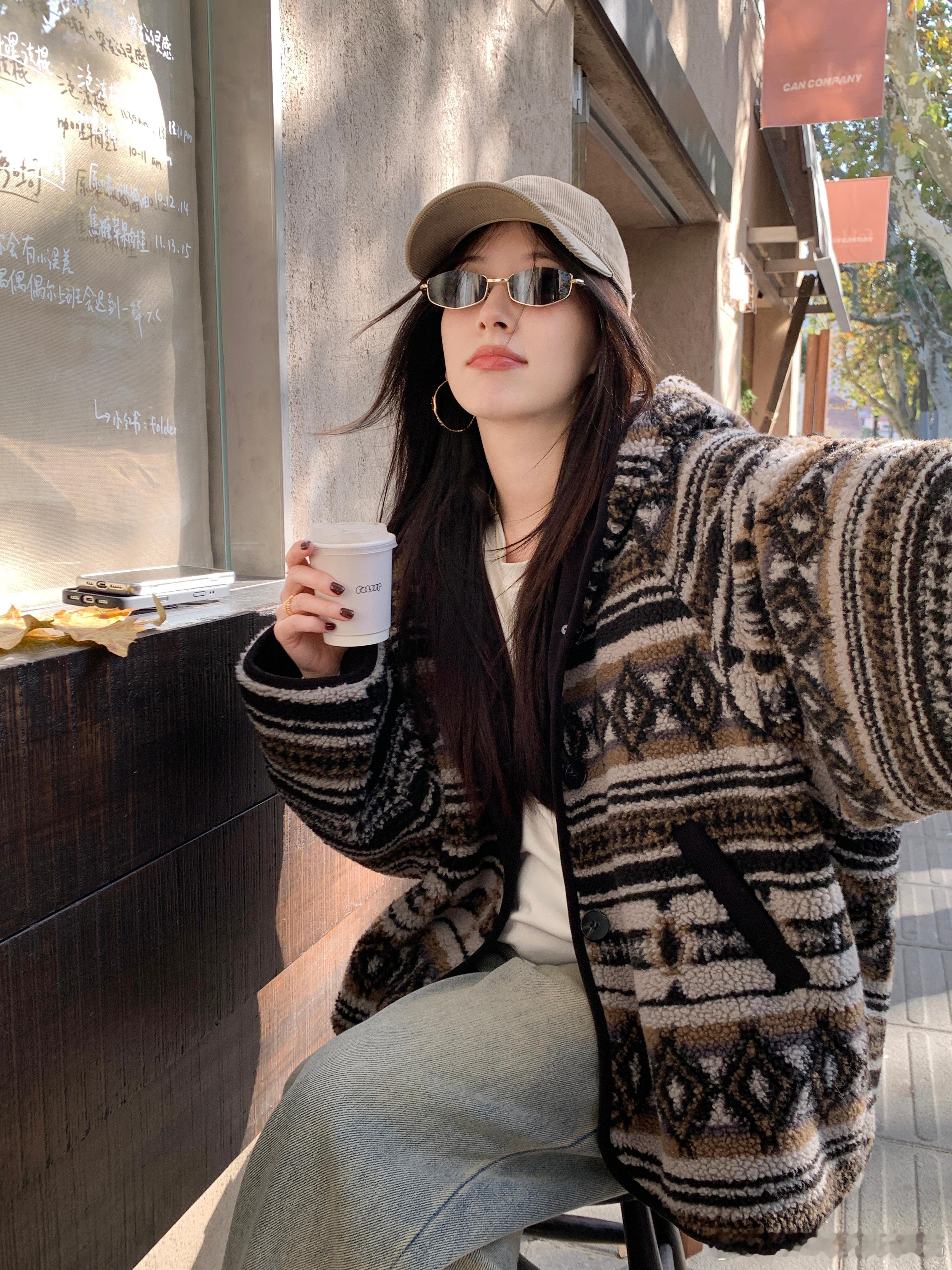 周末的时间过得也太快了！今天你们都在干嘛呀？☕️评论抽1位小姐妹喝咖啡吧 