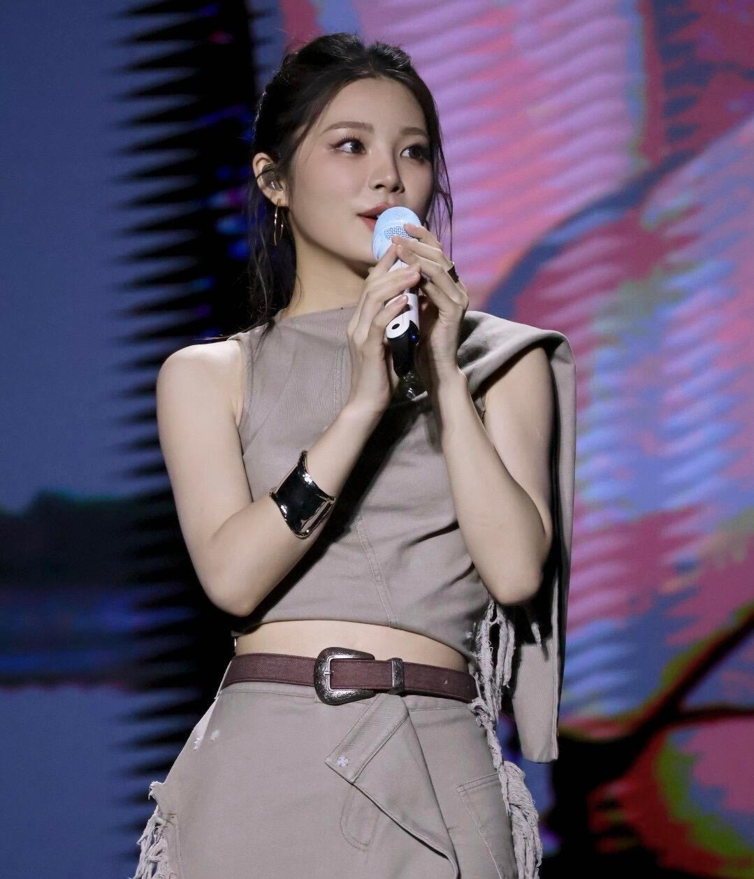 姚晓棠 大眼音乐节已经有我啦 我都不敢想现场的氛围会有多好 ​​​