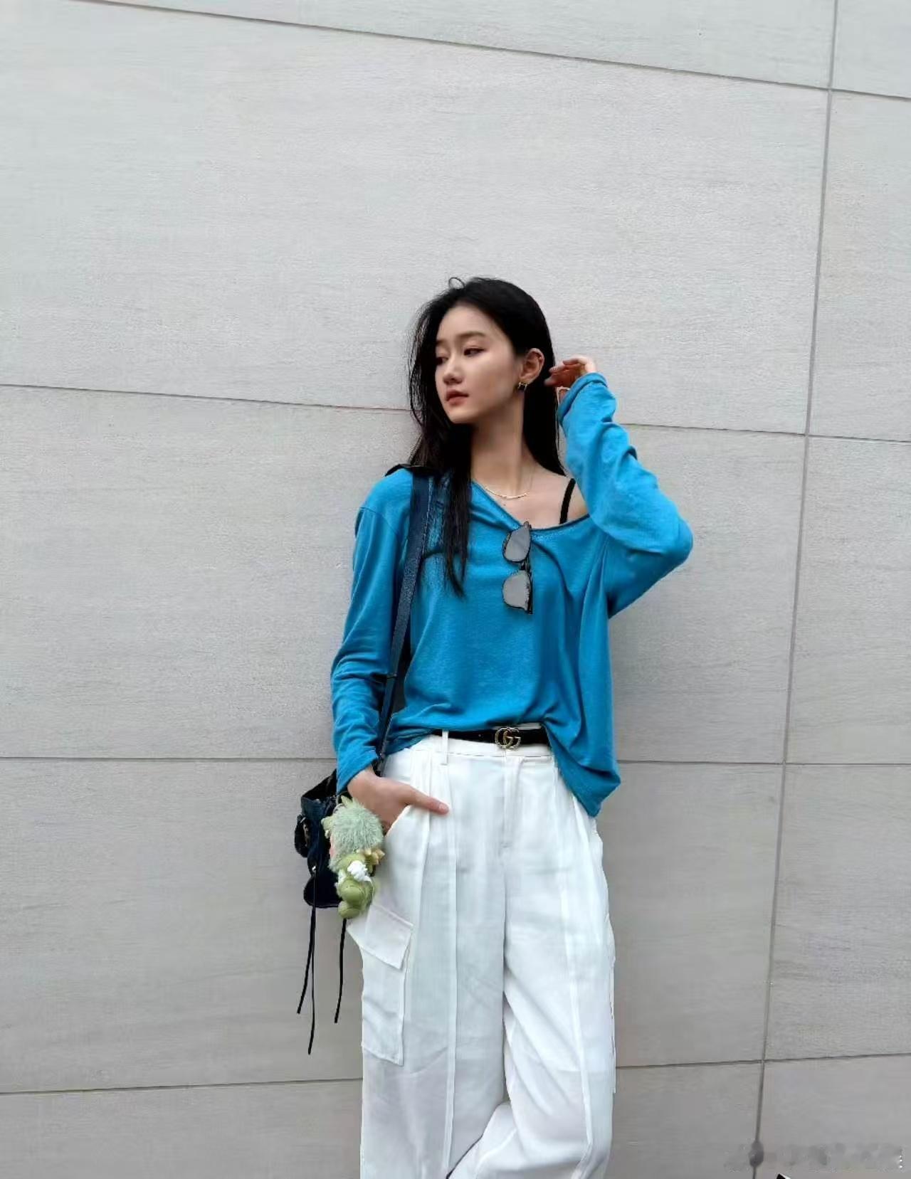 纪姿含中戏报到vlog 刷到纪姿含报到中戏的视频，突然有点感慨，小时候看她演戏觉