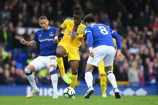 北京时间12月4日03:30，英超第14轮焦点战重磅来袭，酋长球场将迎来一场风格