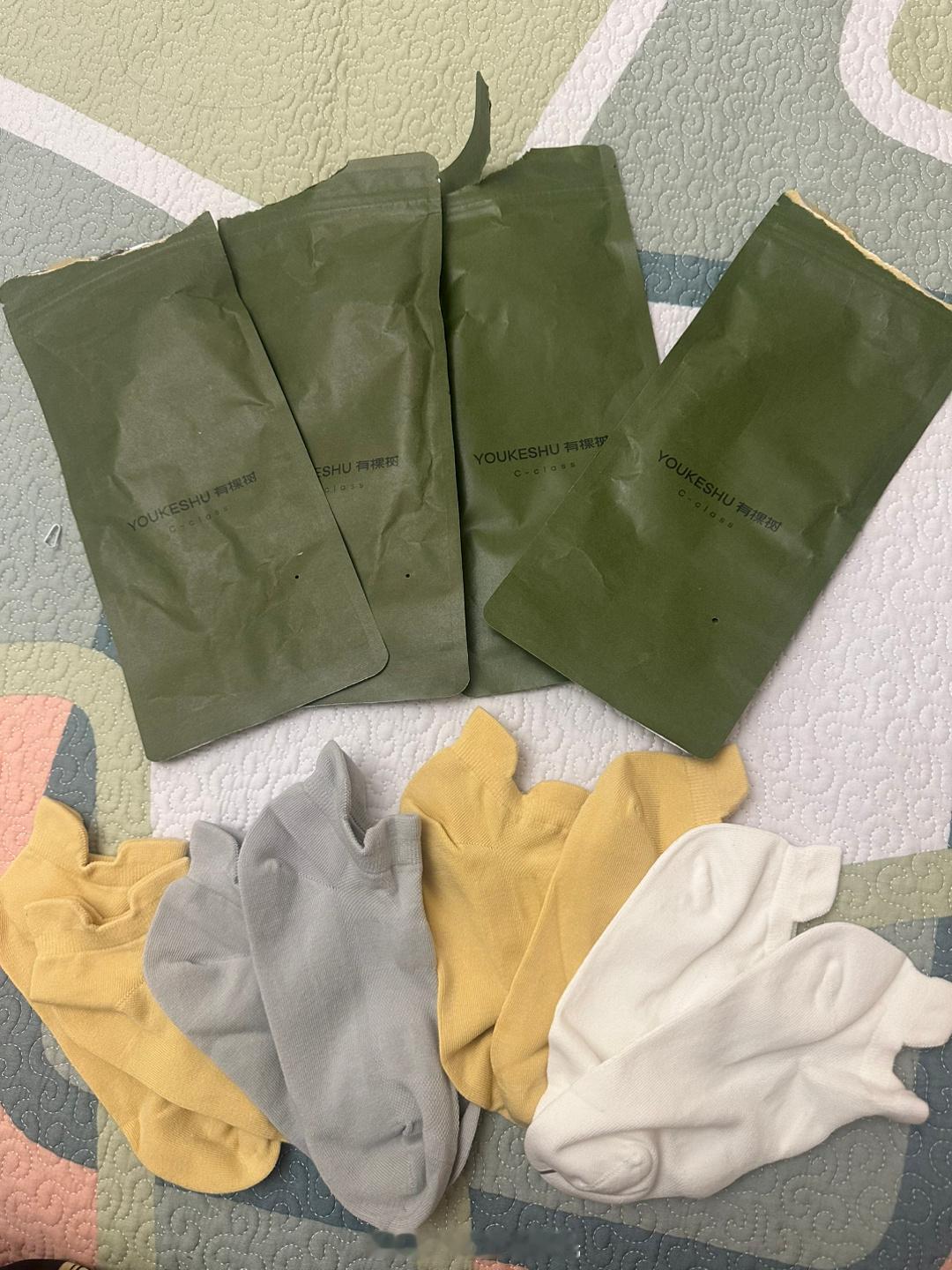 没想到宝宝袜包装这么高级[笑cry]，单双单包，这里面还是真空铝膜的 ​​​