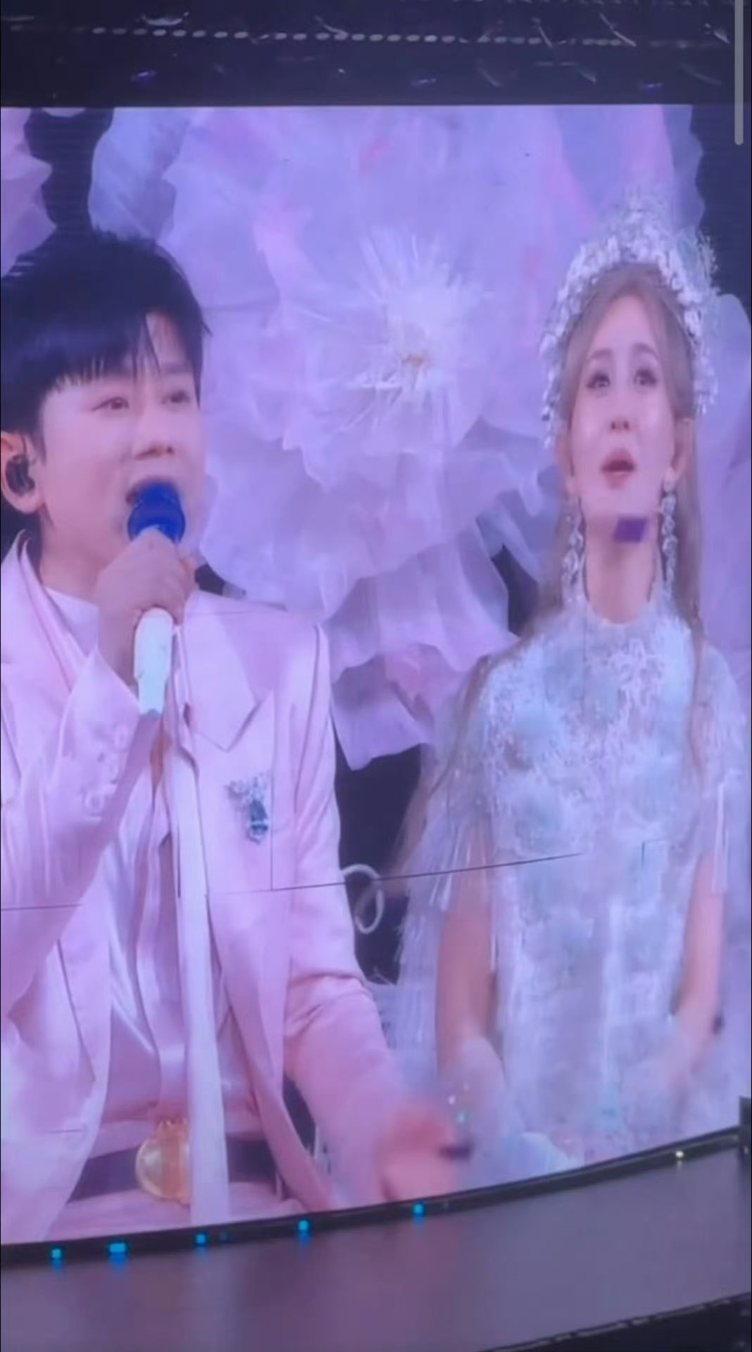 谢娜张杰一起唱了明天过后 谢娜张杰演唱会唱了明天过后 谢娜张杰一起唱了明天过后 