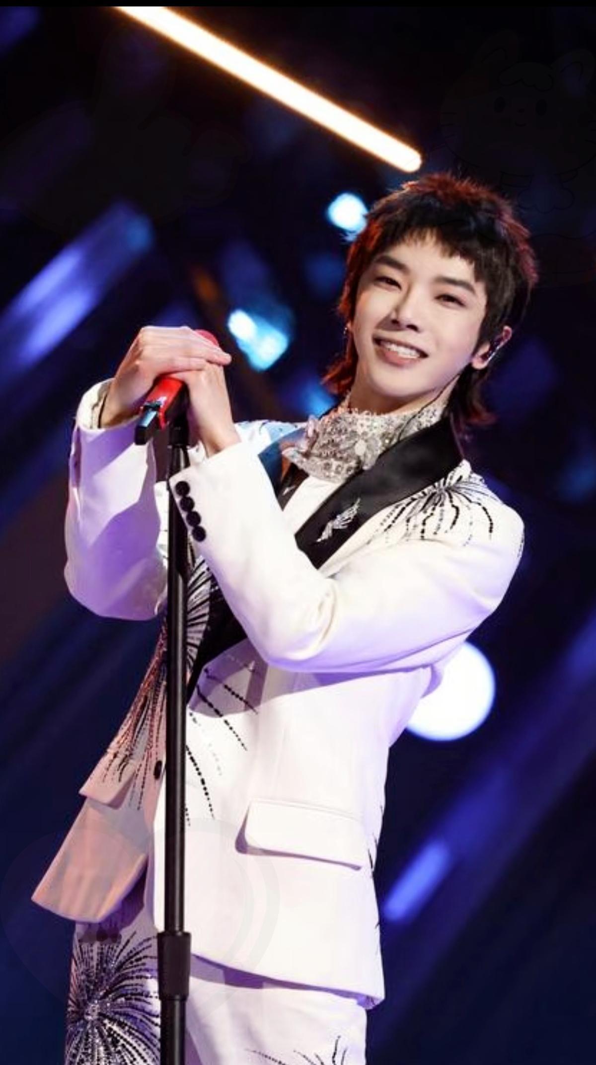 华晨宇不婚根本不是念着谁！35岁的他眼里只有事业和自由，哪有功夫谈恋爱？
 
 