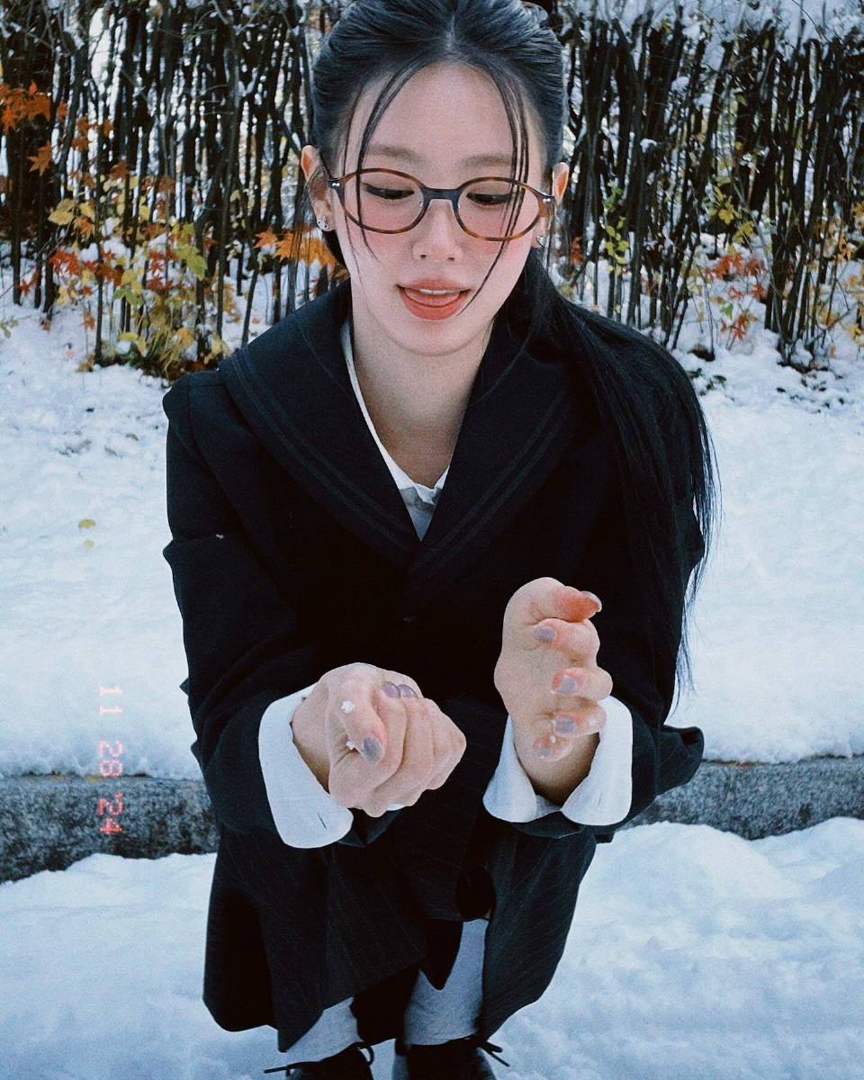 赵美延[超话] 在复制粘贴的时代，你是手写的诗[鲜花] ​​​