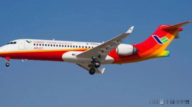这冲击力也太猛了！
12 月 24 号外媒报道，中国商飞的 C919 客机，原本