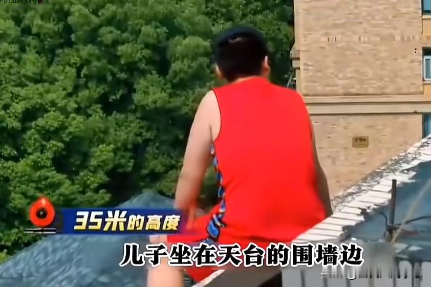 现在的孩子说不得打不得，说他几句就要寻死觅活的，名义上是养的孩子，其实就是养个祖