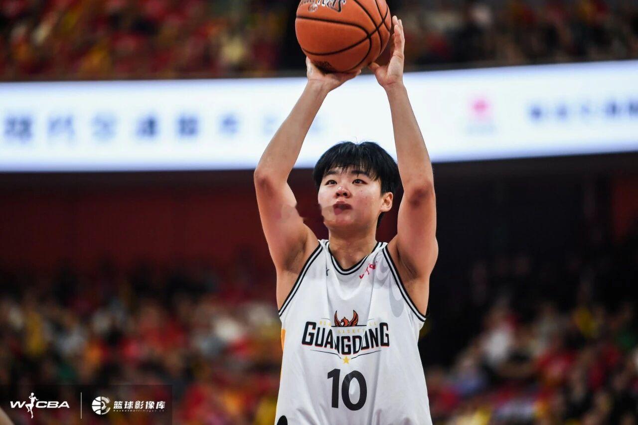 王丽丽、李文霞正式加盟山东高速女篮！ 