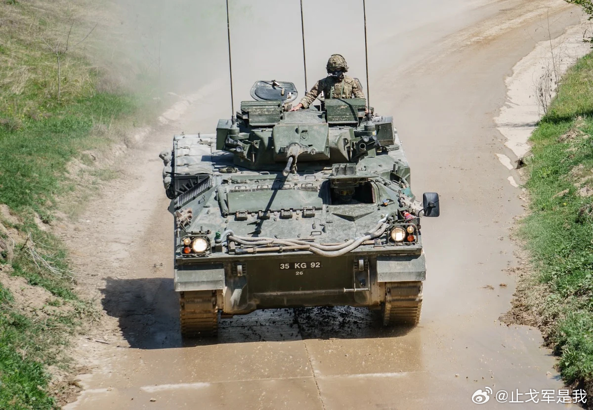 一边给乌克兰送坦克，一边库存见底，英国陆军面临无车可用尴尬2026年1月至8月，