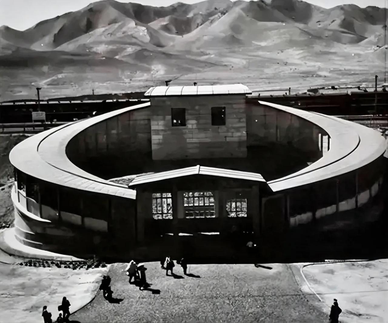  #乌鲁木齐# 终于找到了！太不容易了！这是老乌鲁木齐火车站！是不是最早的就不知