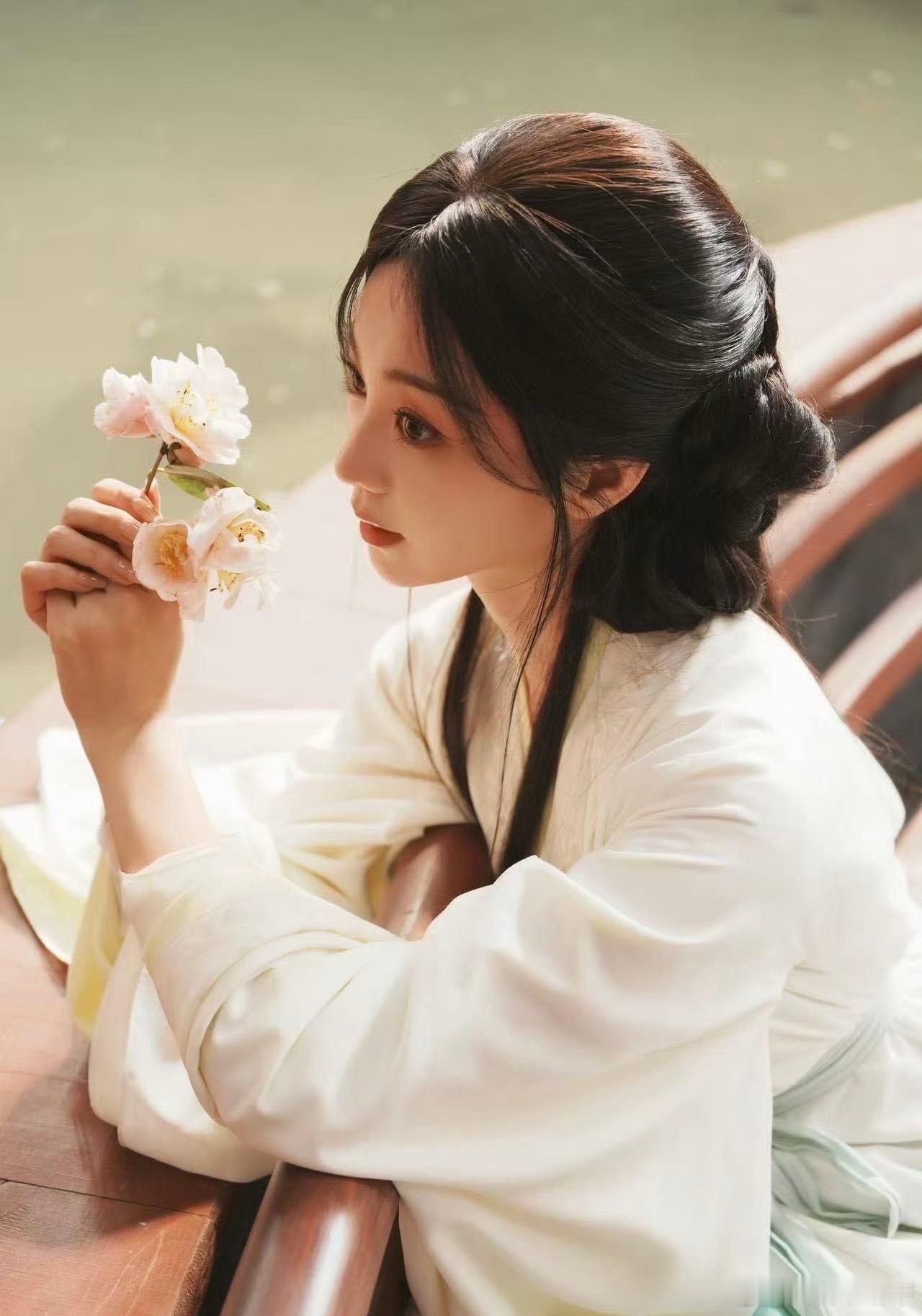 胡意旋 灵灵花胡意旋把谢永儿演得很灵，气质特别讨喜，可爱，越看越拿捏我心 