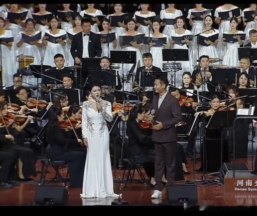 徐子崴属于最糟糕的男高音

2025年9月16日晚，徐子崴携合作伙伴罗姣在河南省