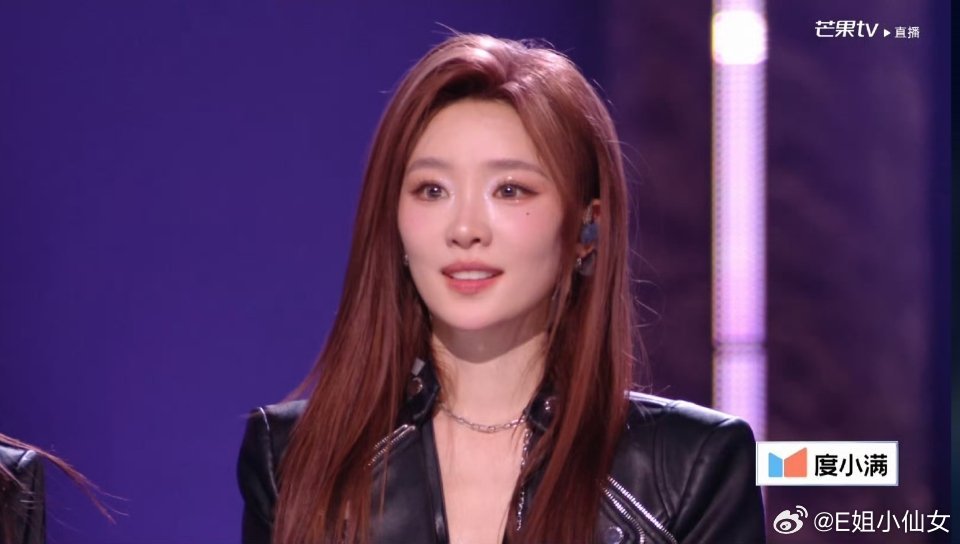 张月这两个妆造充分说明眉毛不能画太直！！！ 