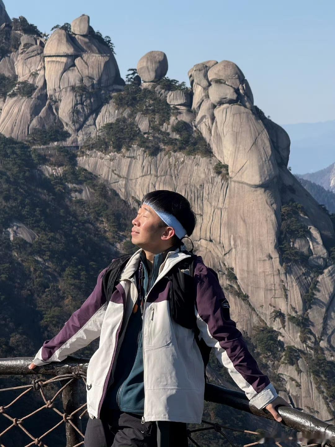 杨迪回应喝路人的水杨迪回应喝路人的水，表示自己不是误喝是真的渴 迪哥下次徒步记得