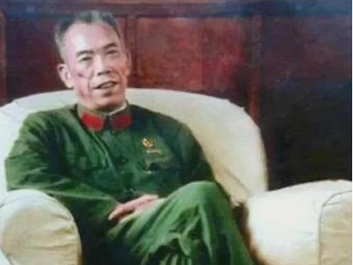 1980年，被组织审查和劳动锻炼长达8年的梁兴初将军，终于等到了处理结果：免除党