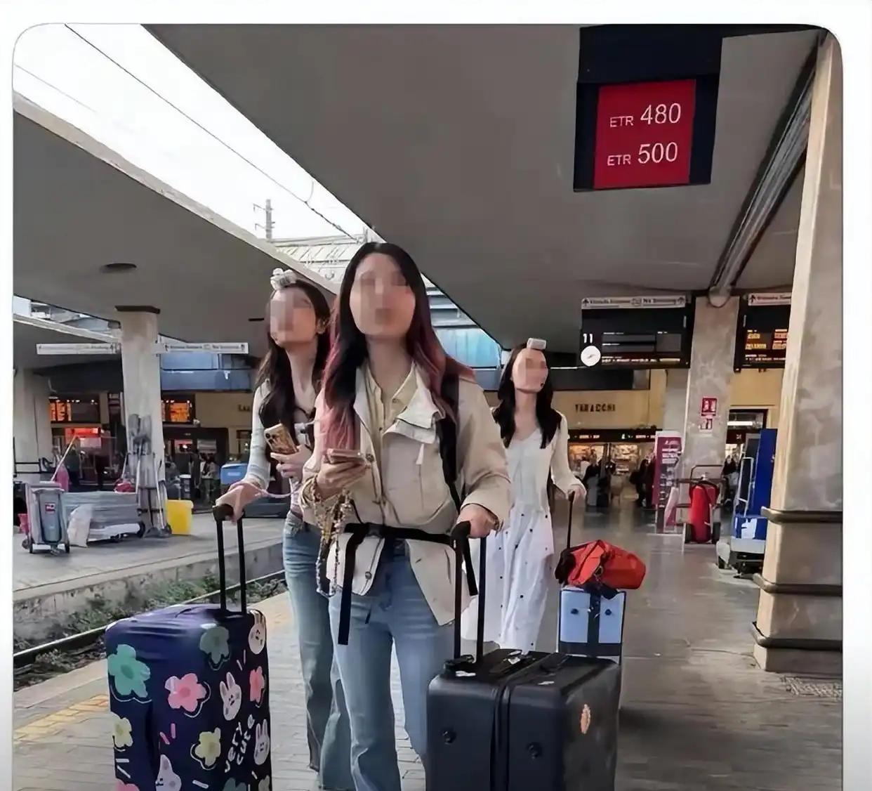 一名日本市议员，跑到意大利的火车站，偷偷拍下一个中国女孩，转头就把照片挂到了网上