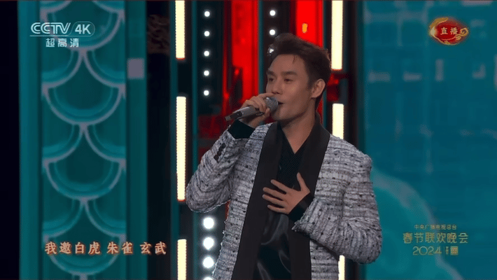 #央视镜头下的王凯# 怎么回事，一首歌的时间眼睛全程跟着王凯走了，一会看脸一会看