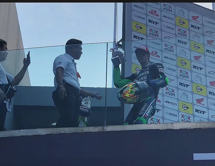 感谢分享   85神图必存王一博