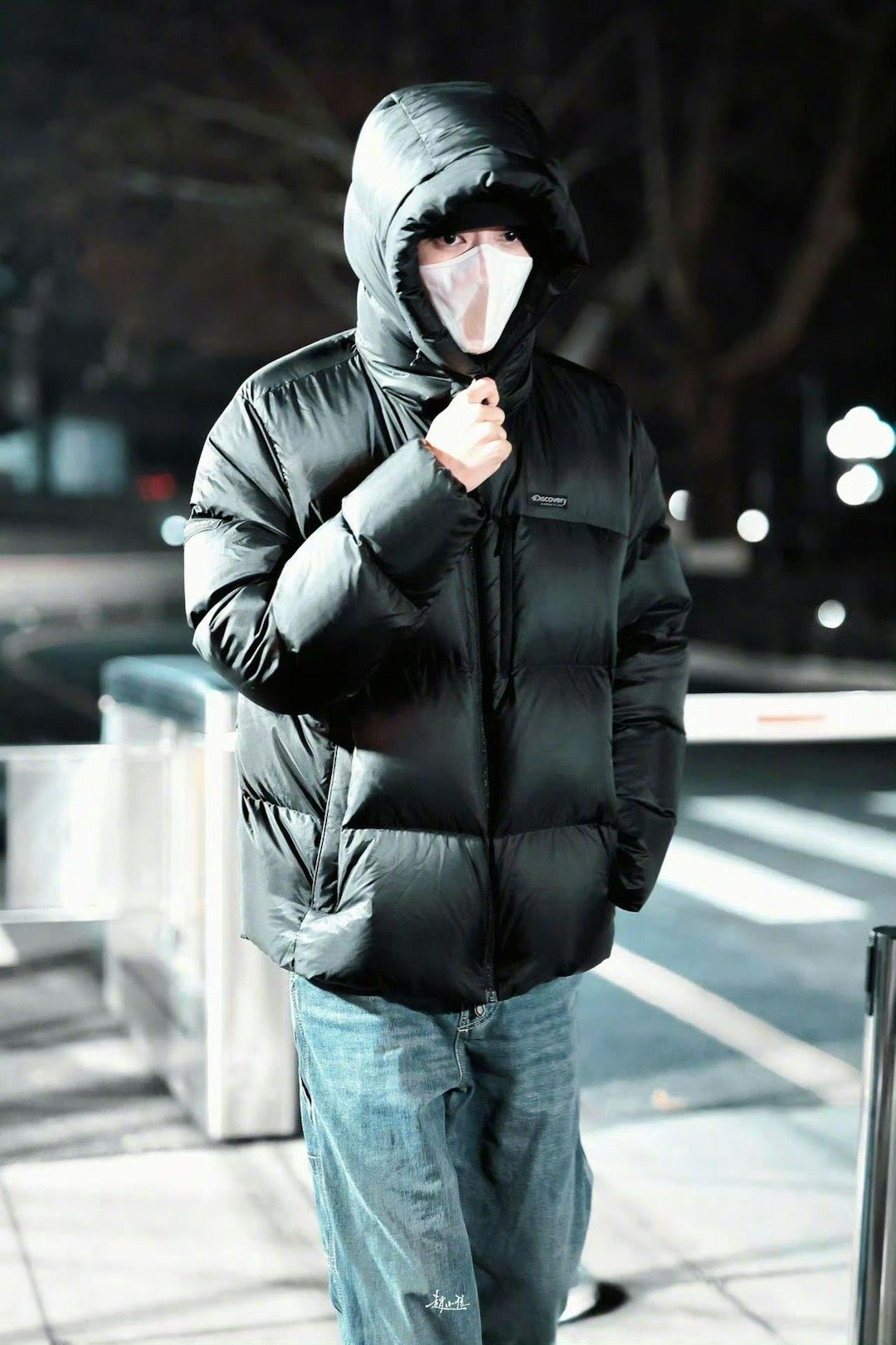 刘学义的眼睛水印来的 在“口罩半永久”的时代，一双有辨识度的眼睛就是明星的“第二