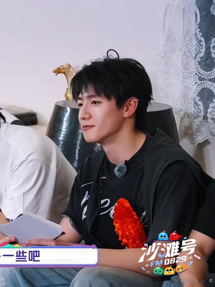 朱志鑫家给的安全感更多朱志鑫喜欢待在家里面 家里能给的安全感跟外面不太一样。朱志