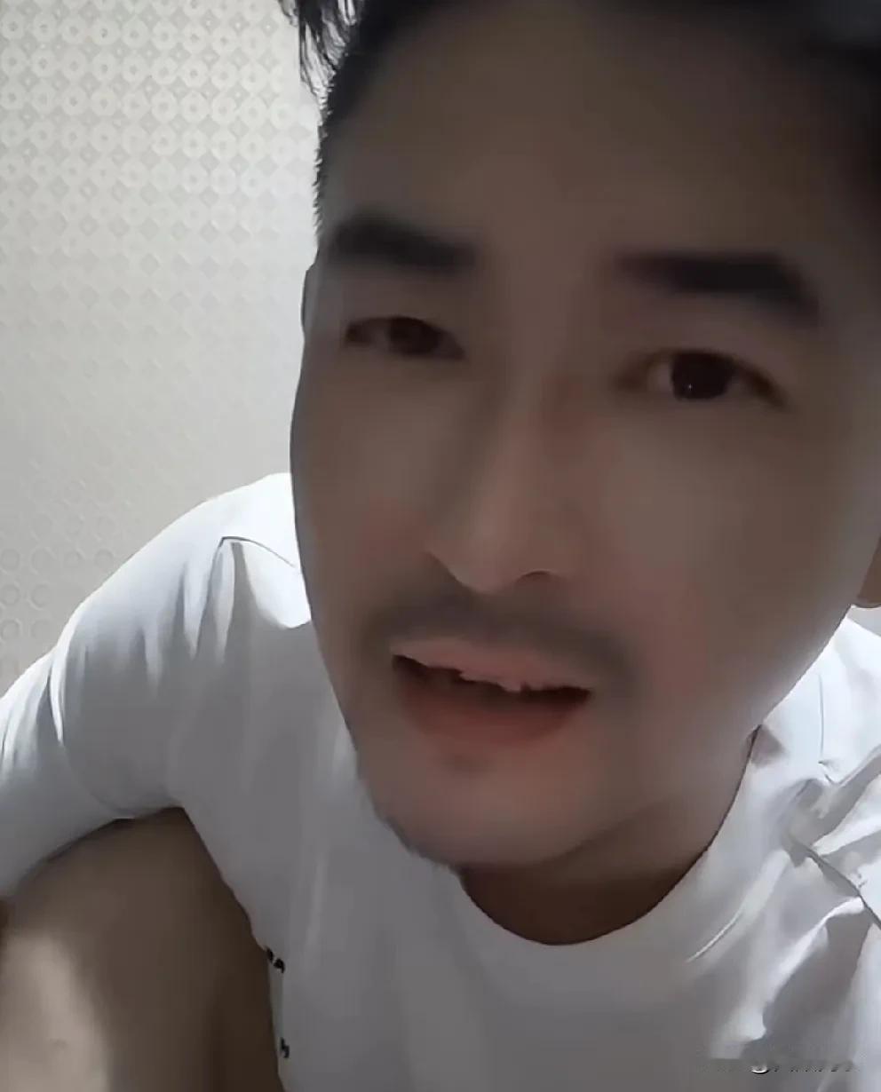 驴家老聂开辟互联网最强赛道：开直播四处借钱！

          驴家老聂自打