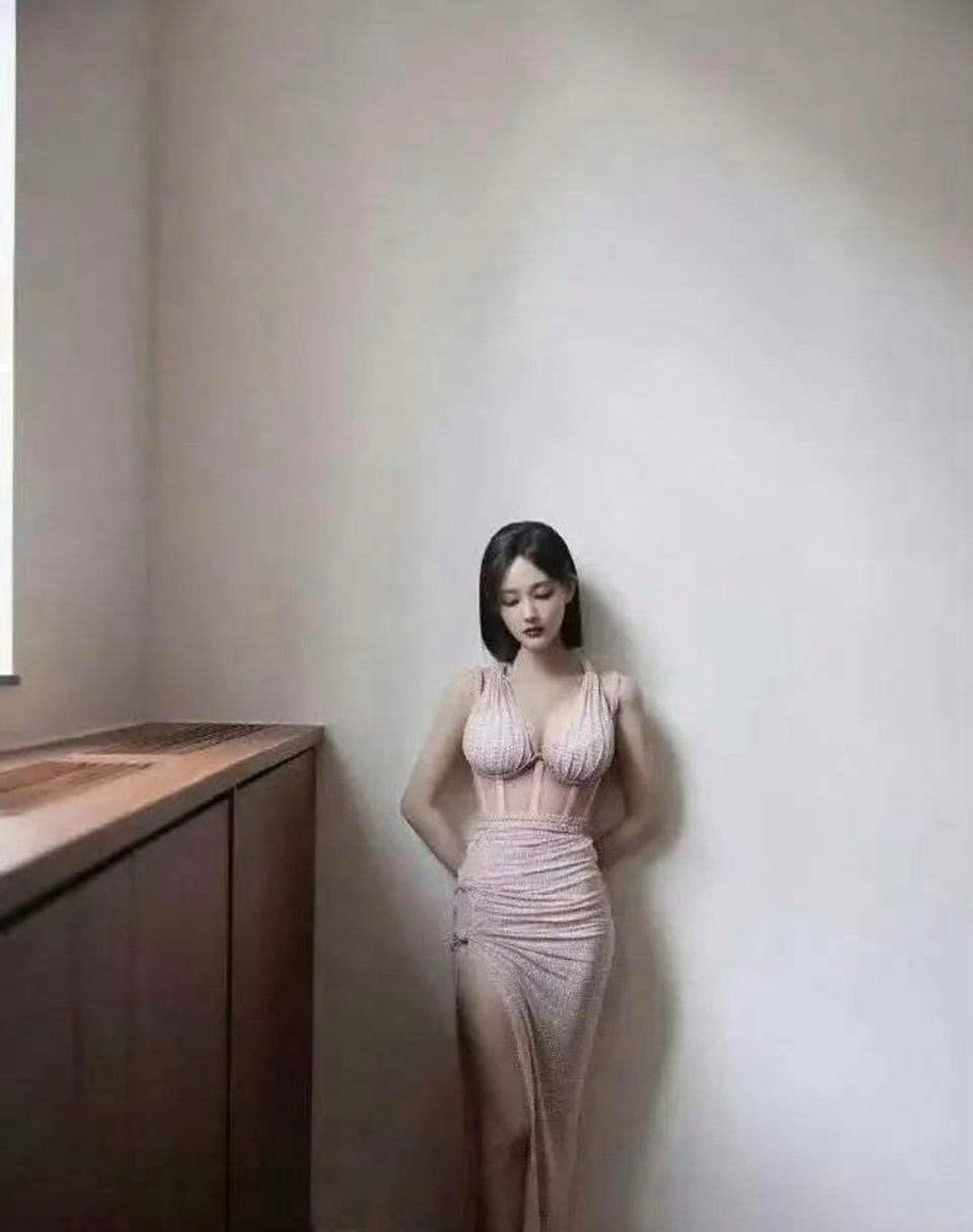 李一桐好辣的身材 你觉得呢 
