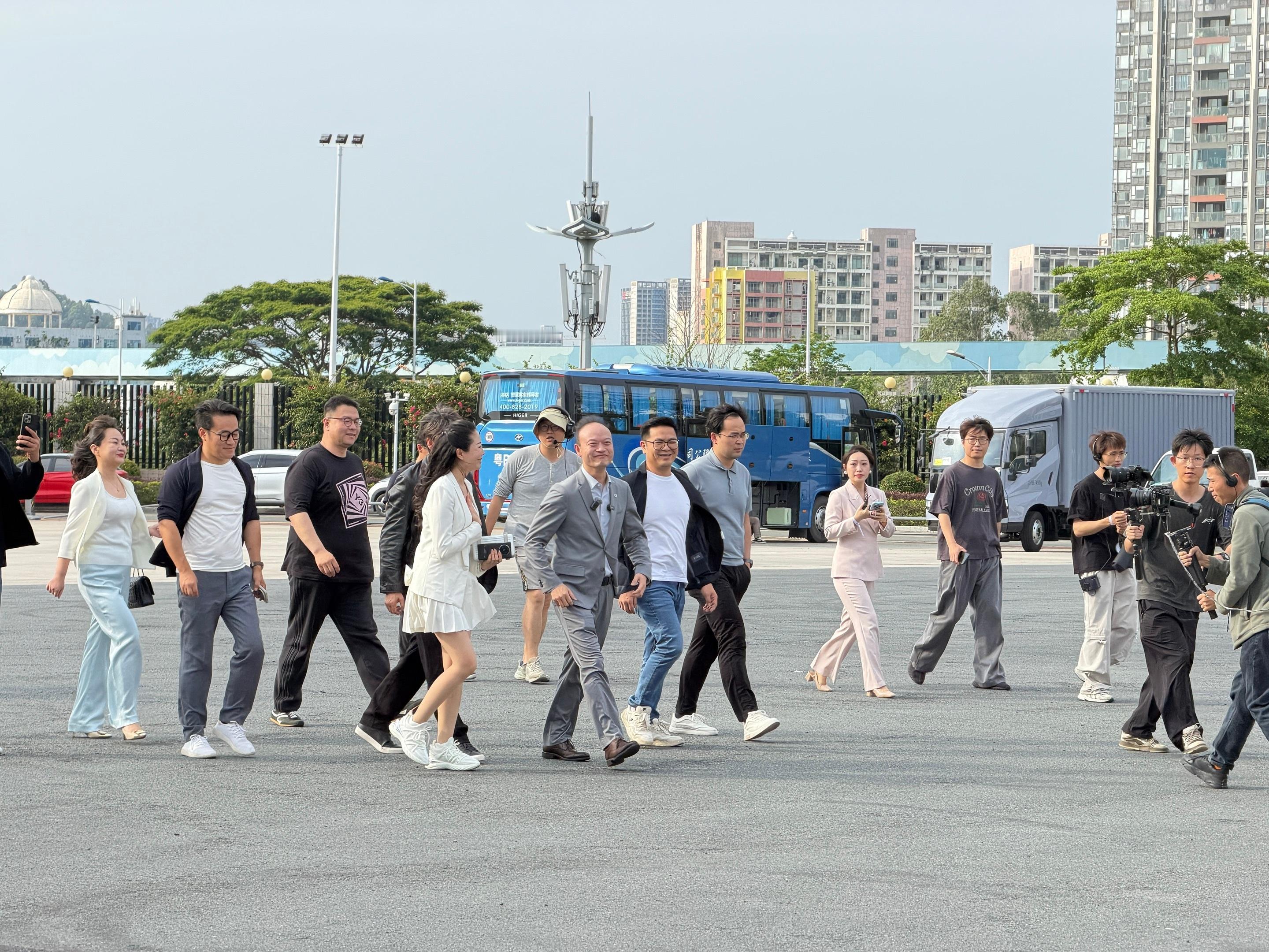 腾势D9把老车主宠上天了第二代腾势D9搭载闪充今晚上市如果说有哪个品牌真正把“用