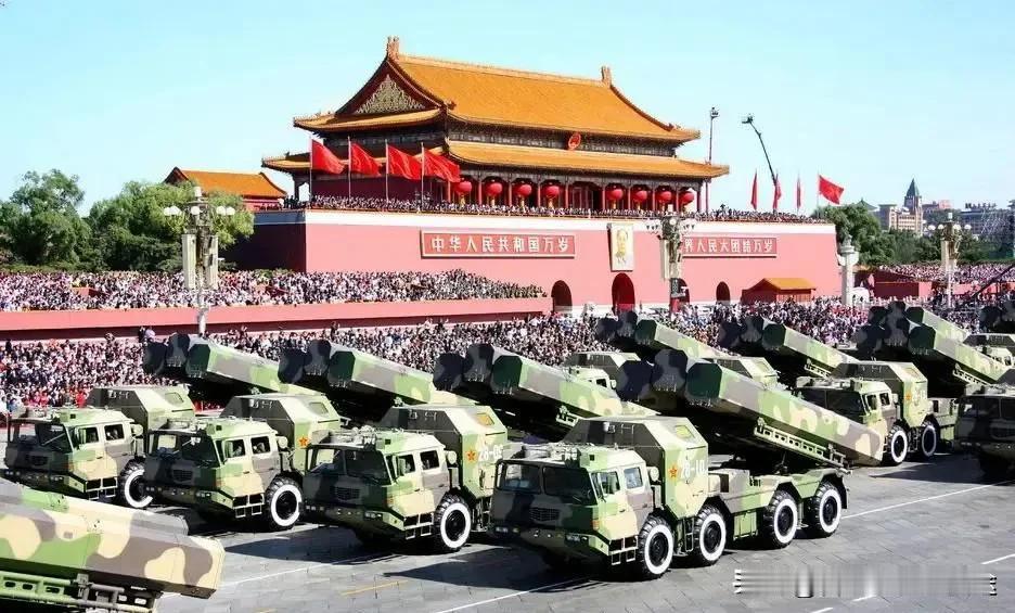 八一建军节全球刷屏！外国网友惊呼中国军人硬刚全世界

7月30日俄罗斯红场阅兵直