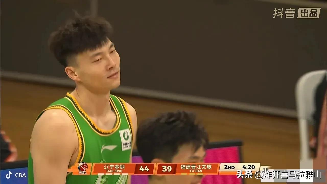 乌戈教练用鄢手骐就用他这两点就行，其他真不要用了。
昨晚辽宁队和福建队的比赛中，