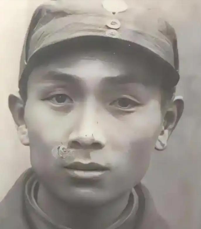 1951年，恶霸地主徐斐章被判了砍头，他觉得自己彻底没救了，哪承想眼看要挨枪子儿
