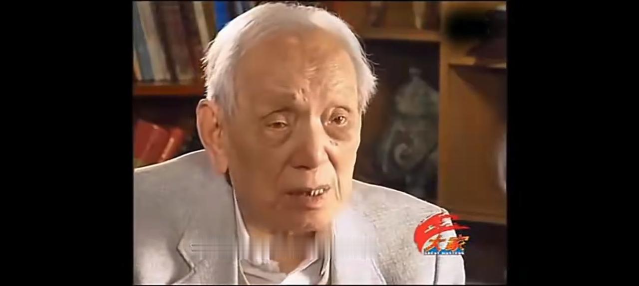 数学大师陈省身谈他与华罗庚不同的选择。1950年，新中国成立后不久，华罗庚决定辞