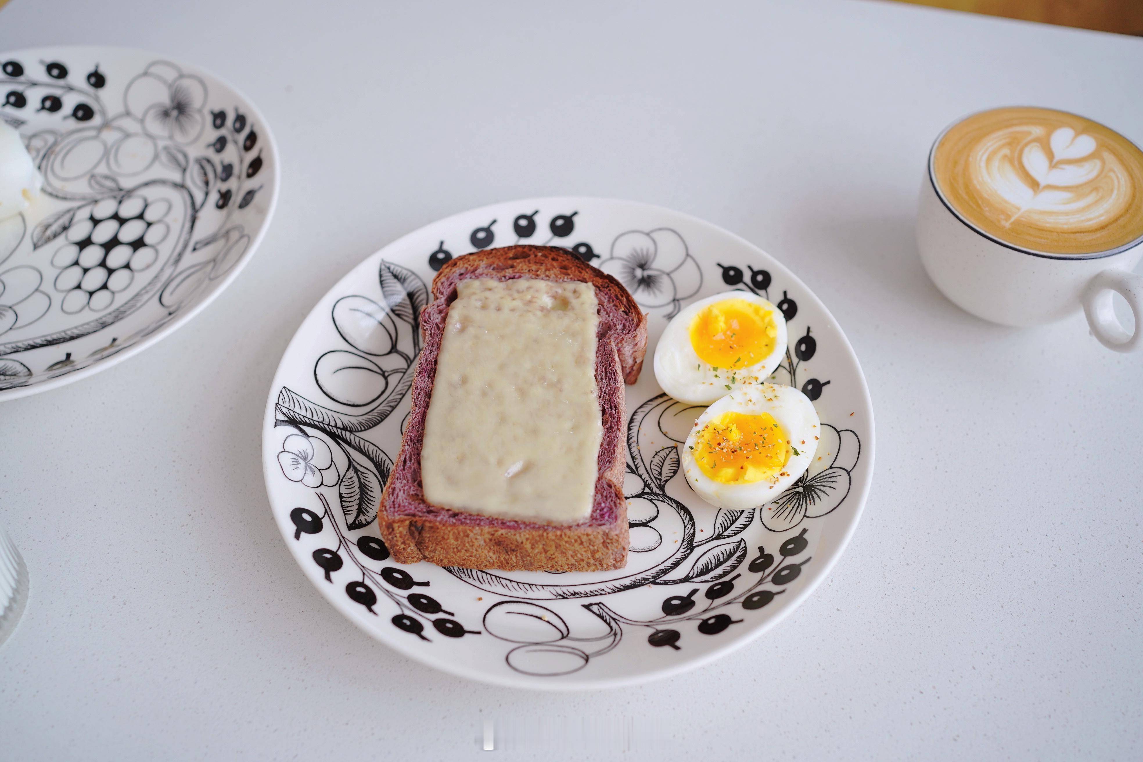 年龄大了，什么都会找上来。白天站立、走得久了，凌晨偶尔会小腿肚抽筋疼醒，补充点奶