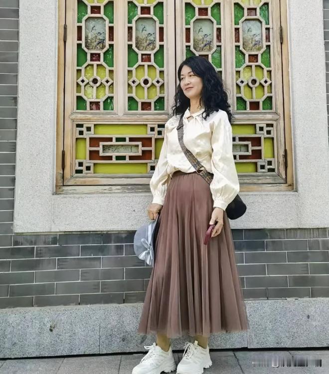我是一个70后老女人，就讨厌与女人交往。上班的时候尝够了相互勾心斗角的苦，现在就