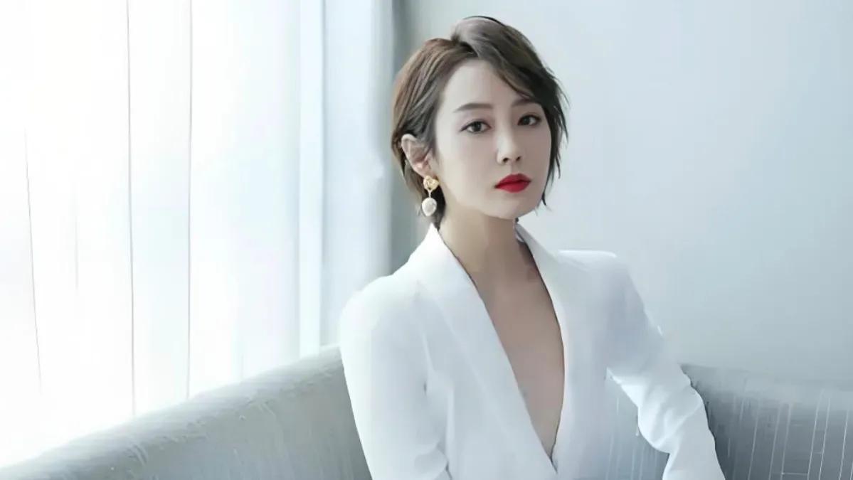 李纯的“恨嫁”迷局：未婚先育能否换来真爱承诺？

李纯的心中，有一个难以言说的渴