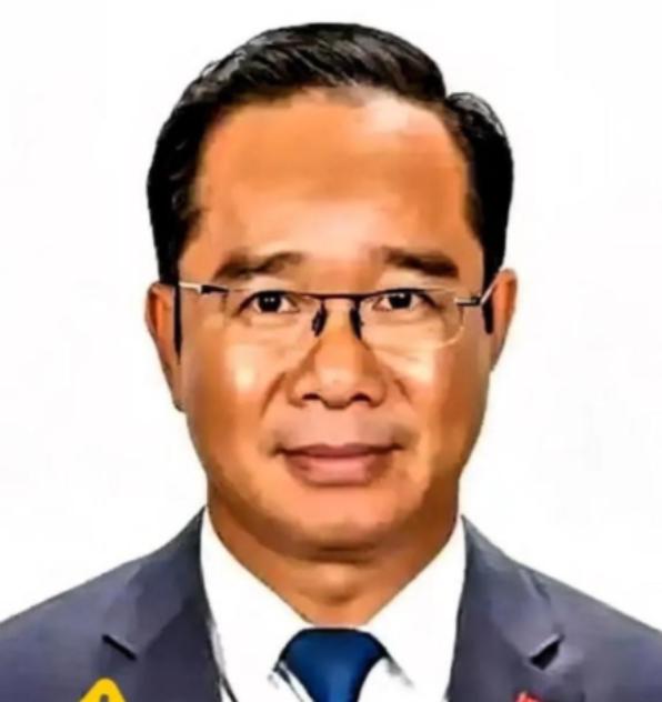 一个越南教授，当着全世界，撂下一句实在话

“我对中国有看法，但黄种人里，唯有中