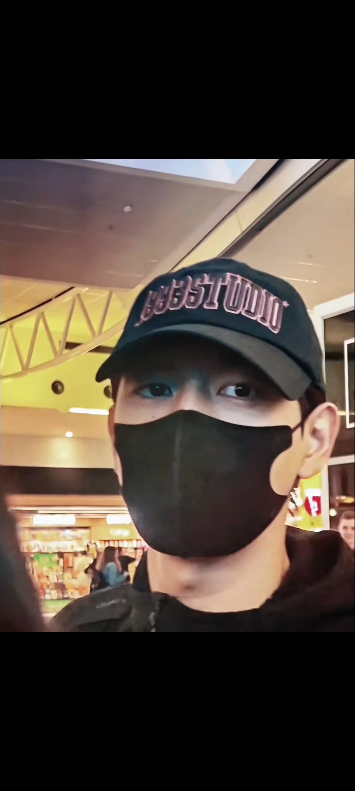 大眼睛👀 ​​​