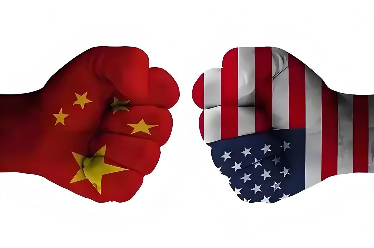中美之间，已经是开弓，没有回头箭了。

中美之间，美国拿铁链勒住了咱们经济的脖子